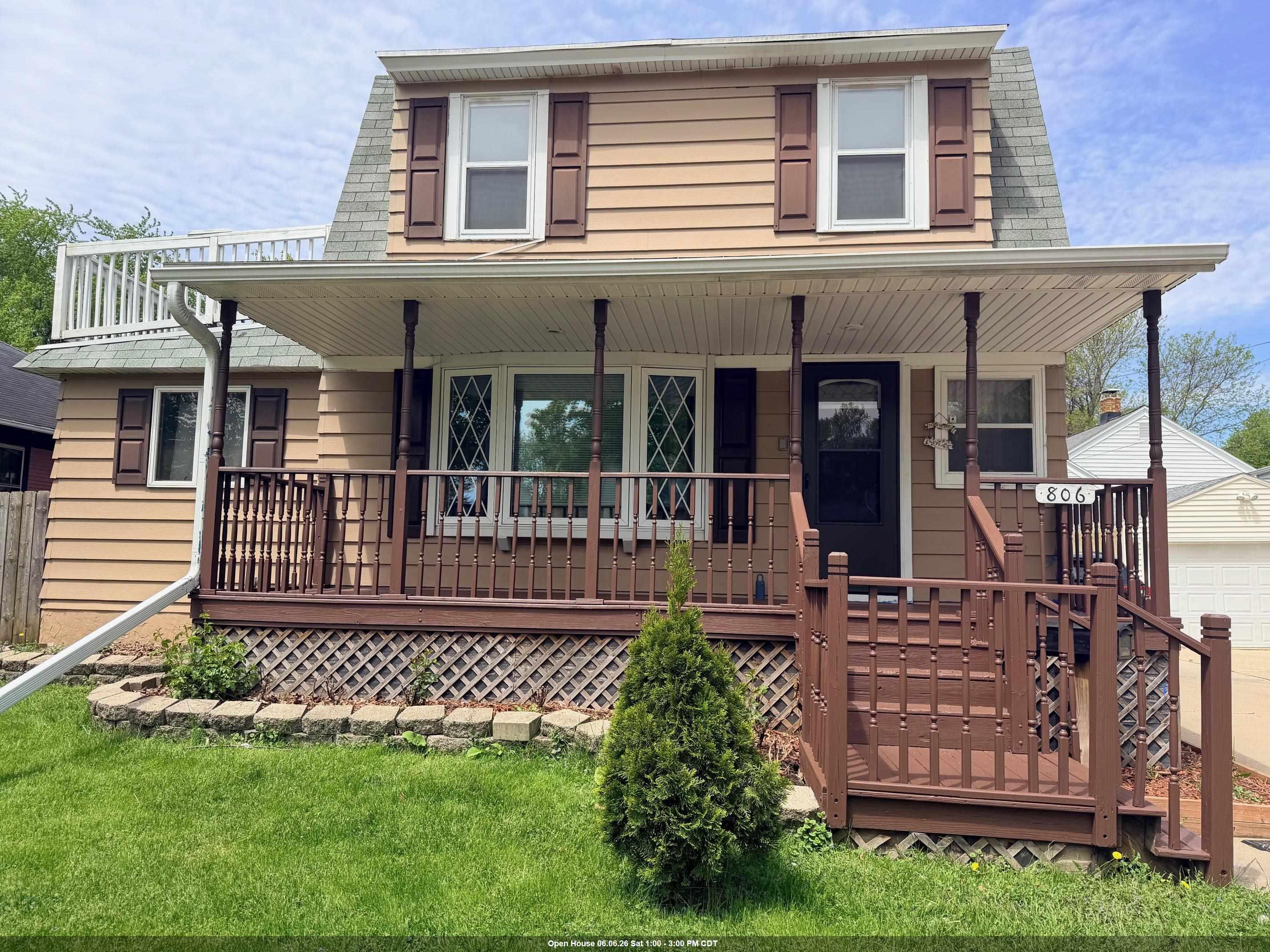 Photo 1 of 46 — 806 11TH Avenue, GREEN BAY, WI 54304