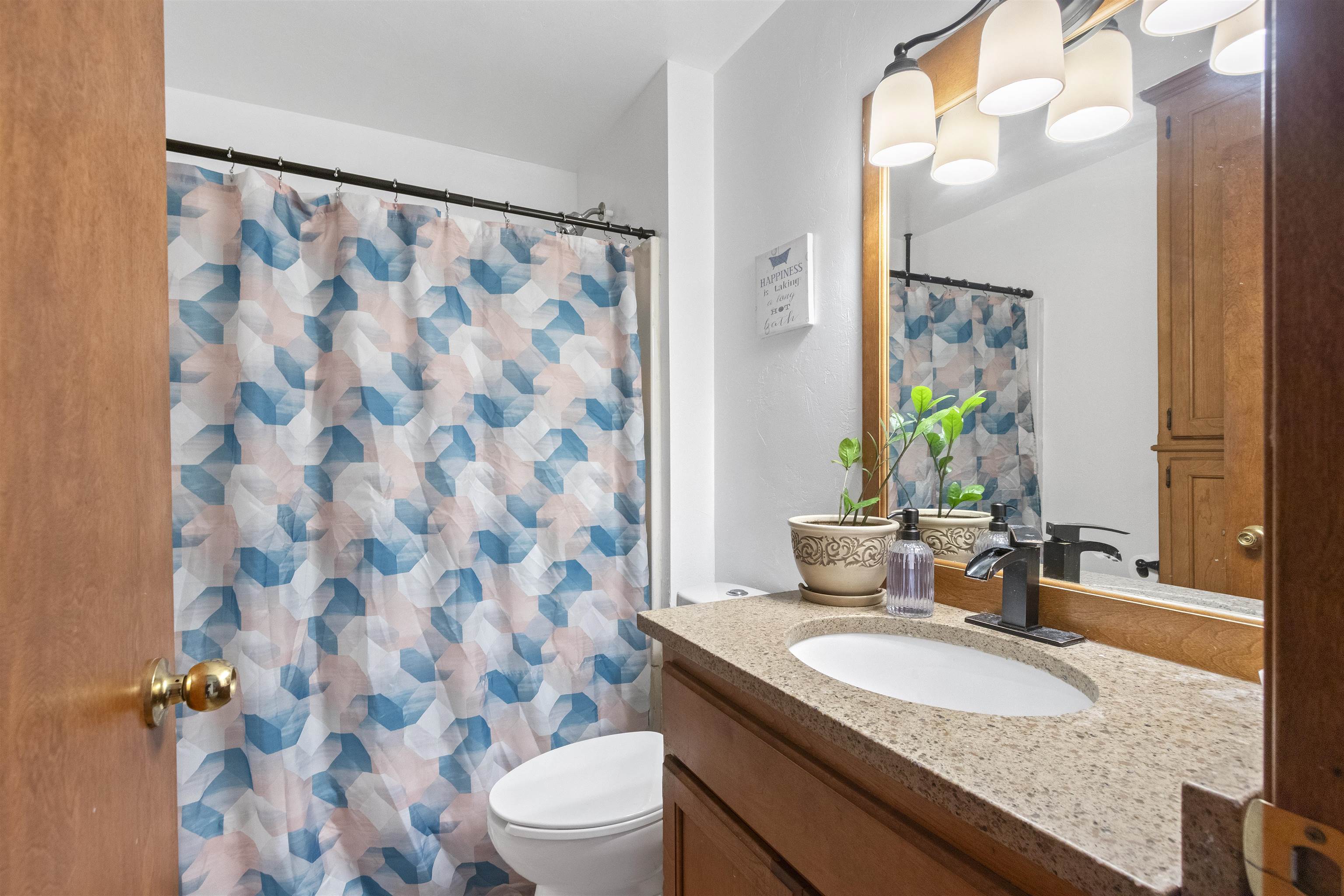 Green Bay, Wisconsin 54302, United States, 4 Bedrooms Bedrooms, ,1 BathroomBathrooms,Residential,Active,228113