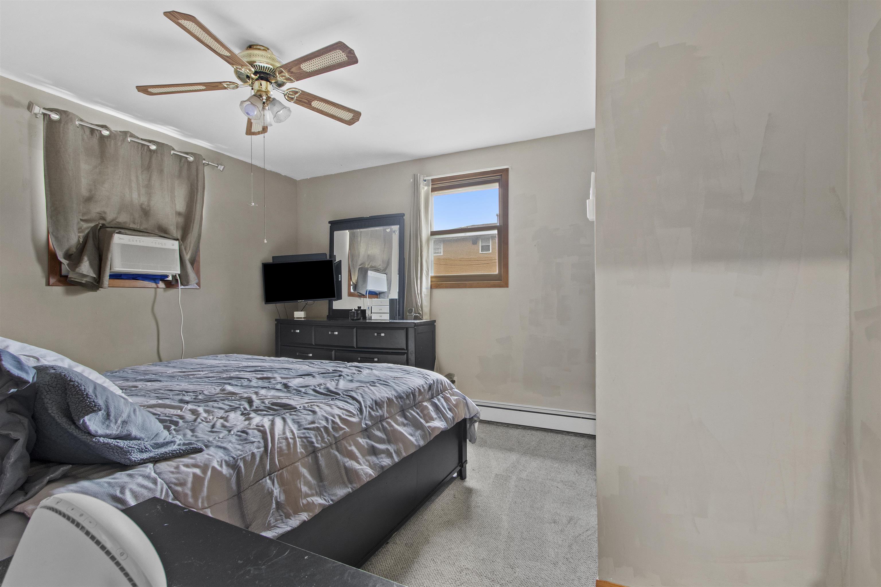 Green Bay, Wisconsin 54302, United States, 4 Bedrooms Bedrooms, ,1 BathroomBathrooms,Residential,Active,228113