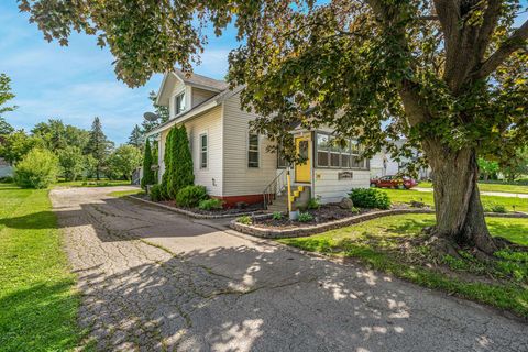 Photo of 240 E PEARL Street, SEYMOUR, WI 54165 (MLS # 50327491)
