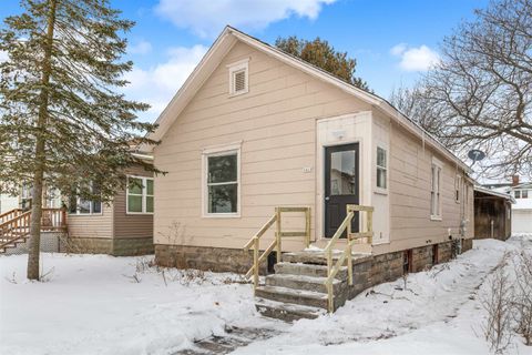 Photo of 1610 15TH Avenue, MENOMINEE, MI 49858 (MLS # 50320146)