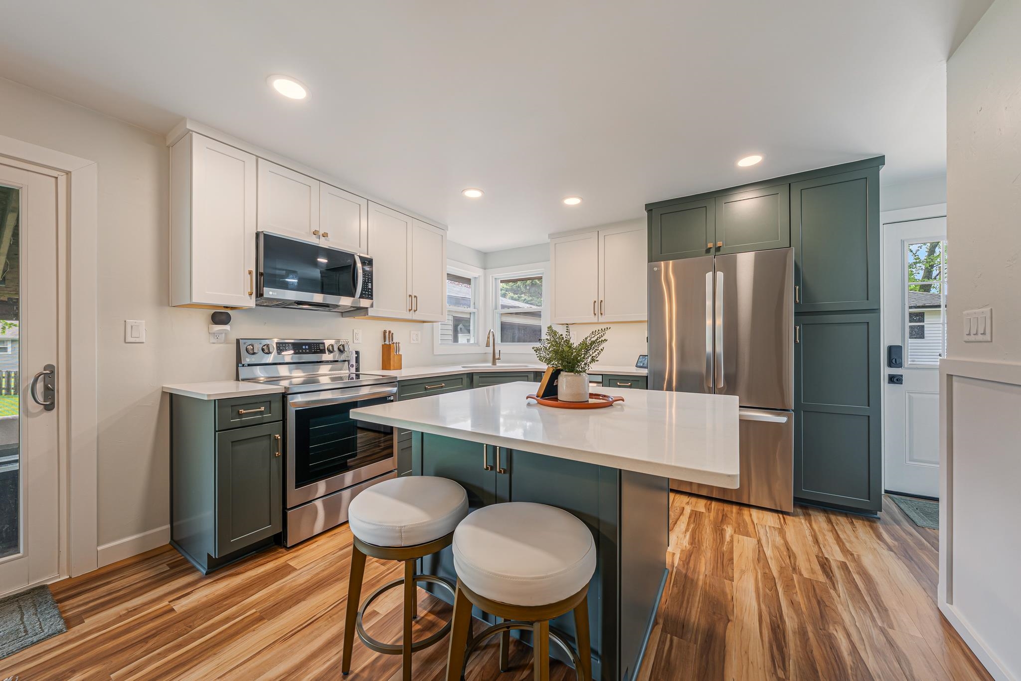 523 MARGARET Street