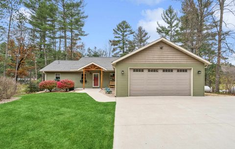 Photo of W2330 OTTER PONDS Court, KESHENA, WI 54135 (MLS # 50317833)
