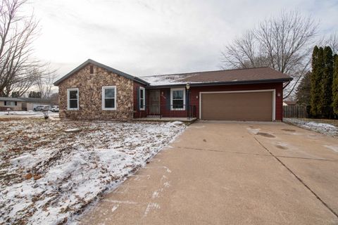Photo of 1575 COVINGTON Street, OSHKOSH, WI 54904 (MLS # 50320199)