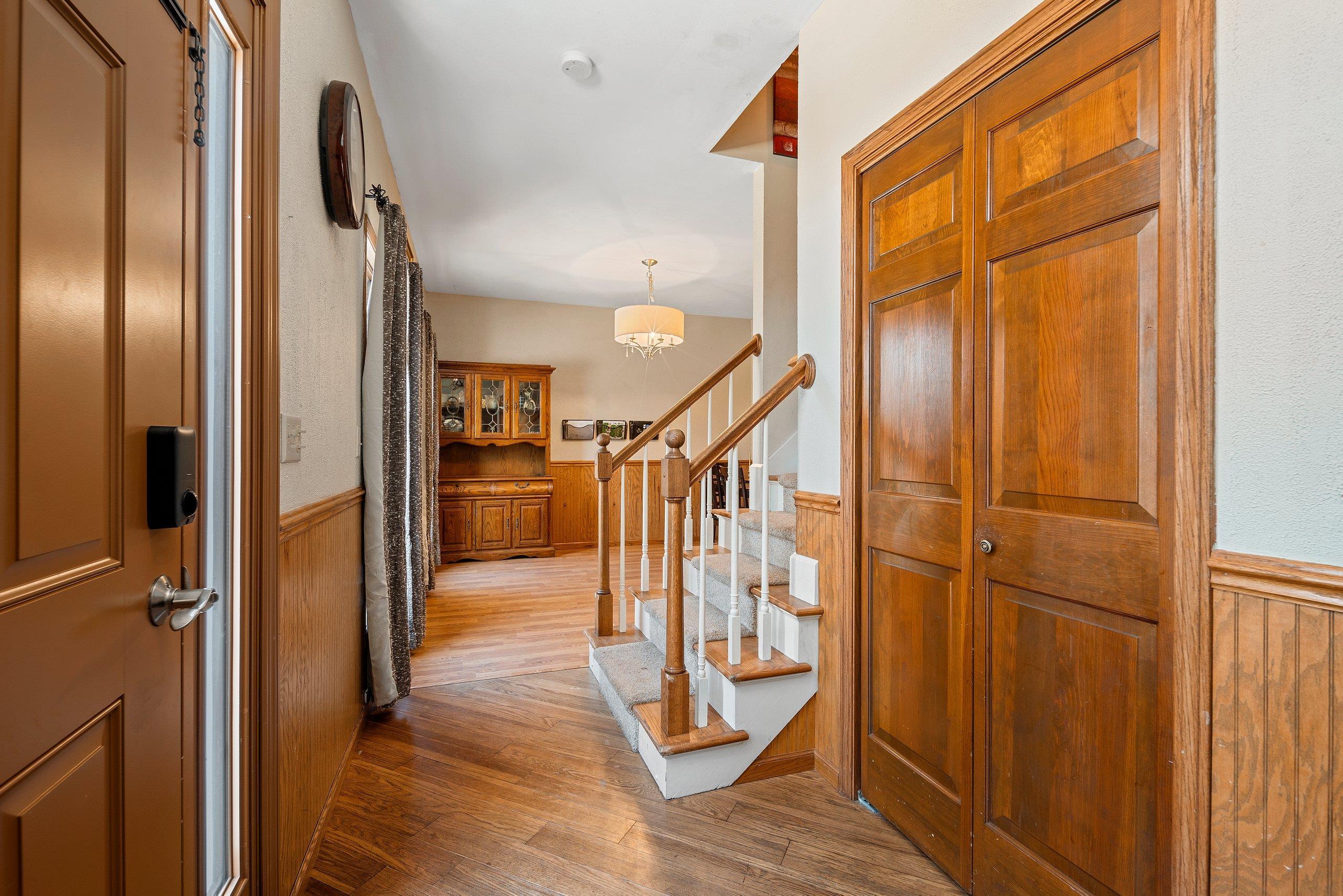 Oshkosh, Wisconsin 54904, United States, 4 Bedrooms Bedrooms, ,3 BathroomsBathrooms,Residential,Active,90825