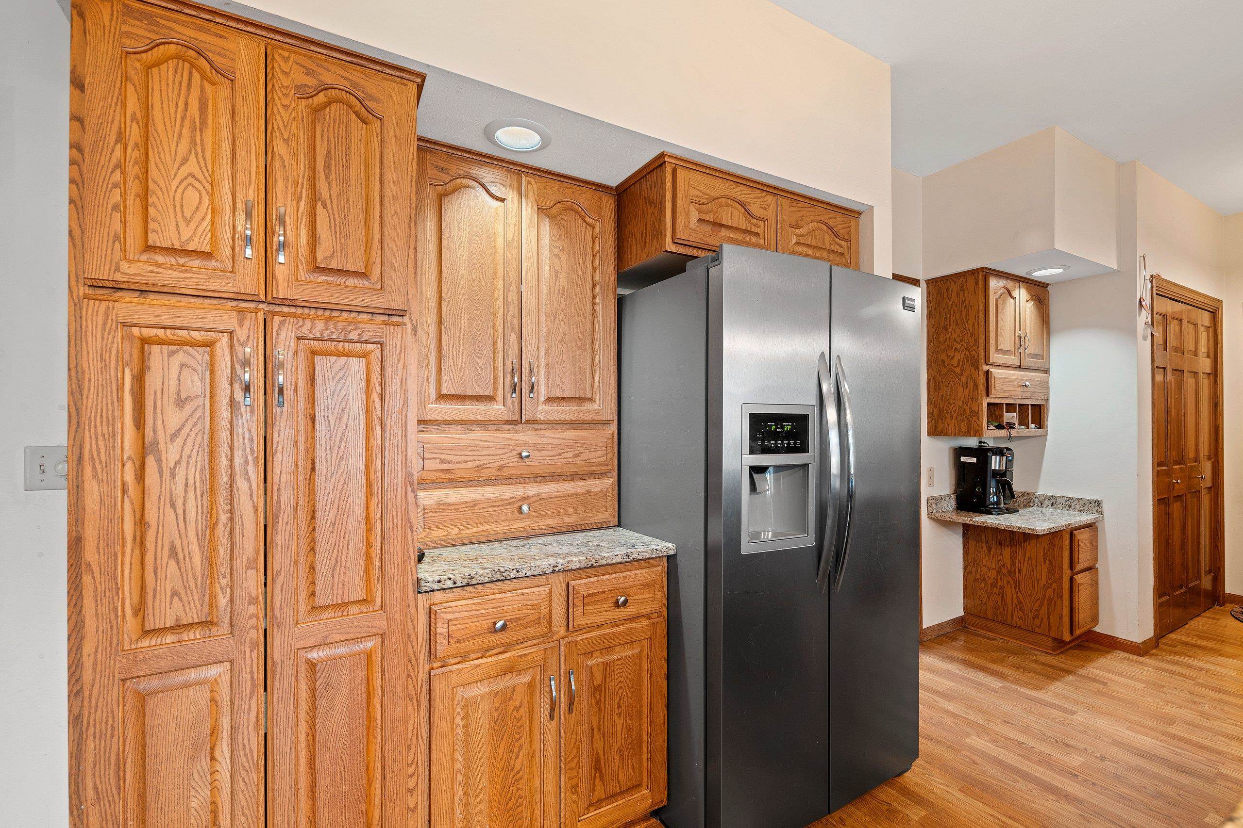 Oshkosh, Wisconsin 54904, United States, 4 Bedrooms Bedrooms, ,3 BathroomsBathrooms,Residential,Active,90825