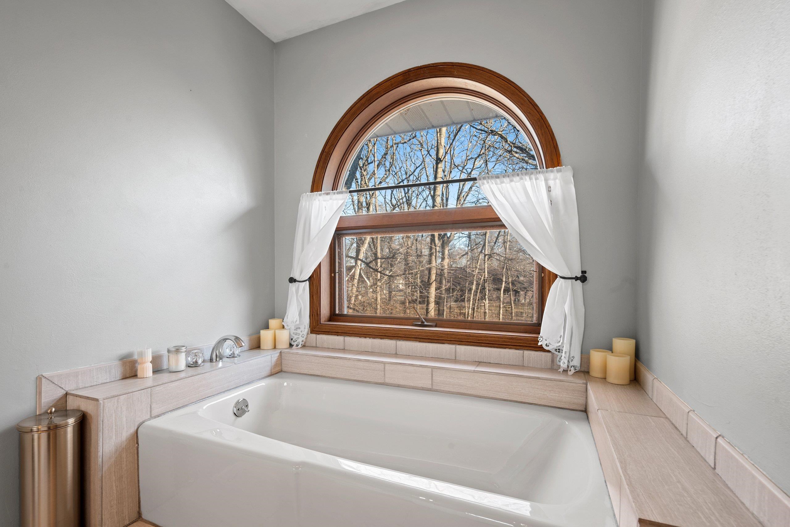 Oshkosh, Wisconsin 54904, United States, 4 Bedrooms Bedrooms, ,3 BathroomsBathrooms,Residential,Active,90825