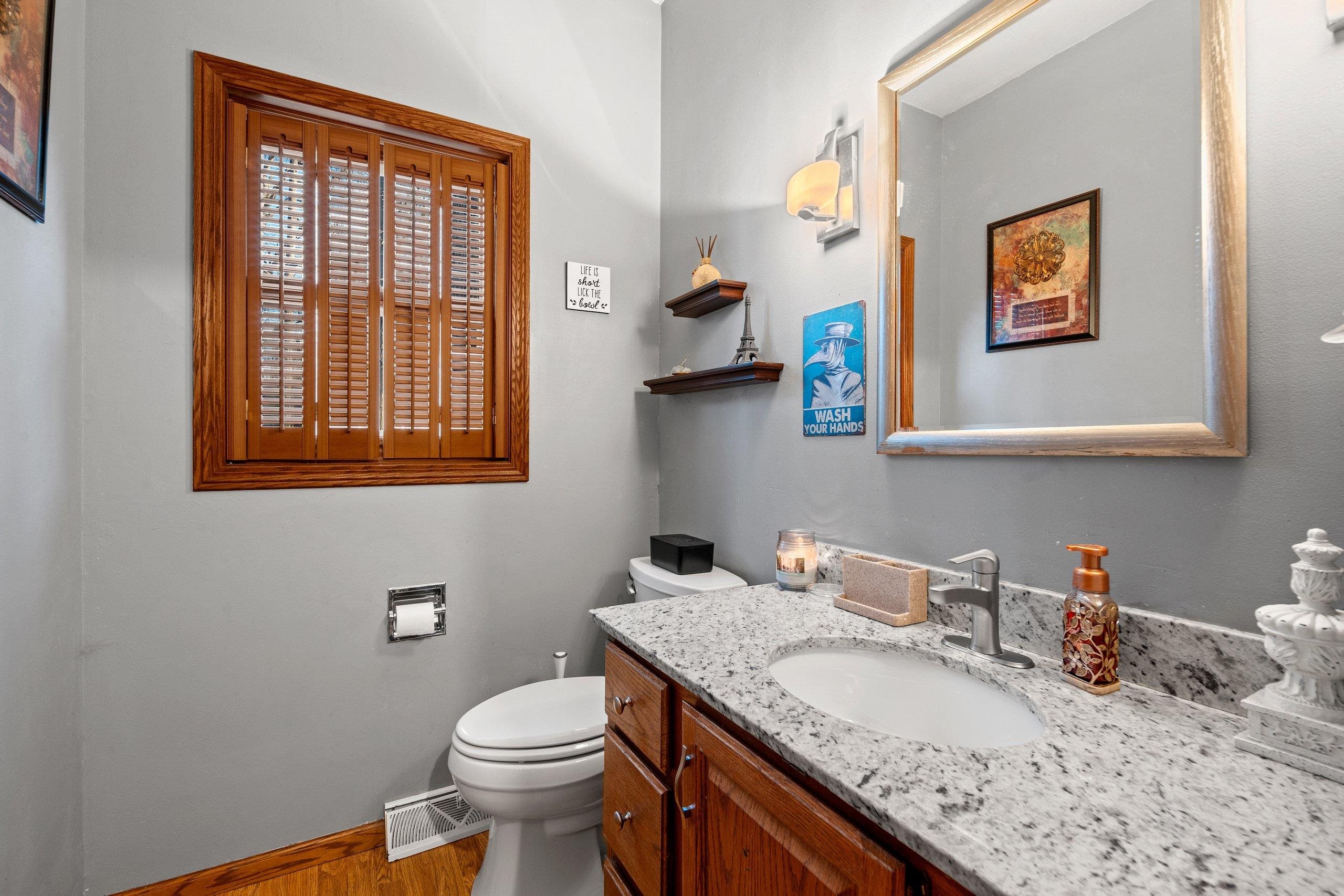 Oshkosh, Wisconsin 54904, United States, 4 Bedrooms Bedrooms, ,3 BathroomsBathrooms,Residential,Active,90825