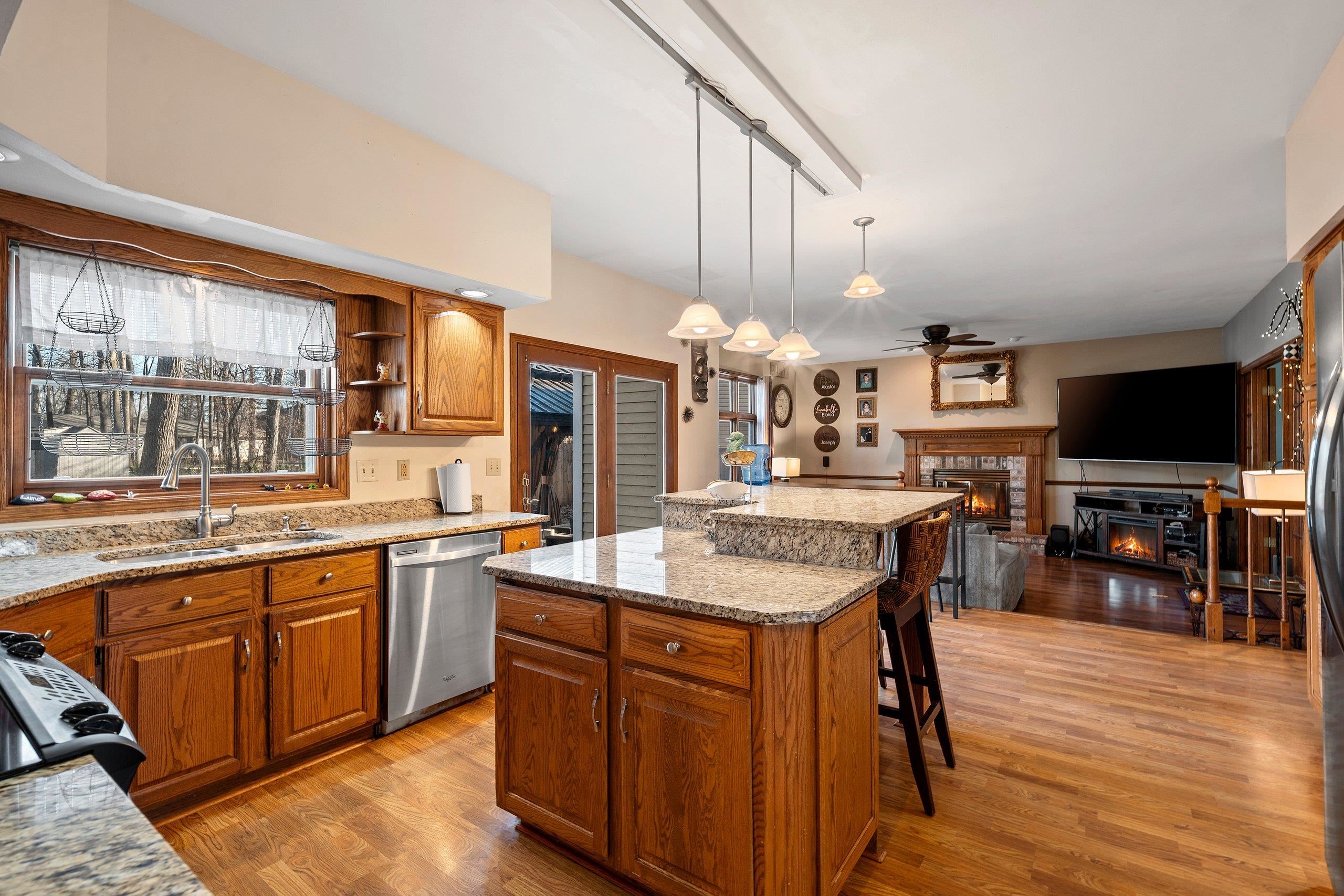 Oshkosh, Wisconsin 54904, United States, 4 Bedrooms Bedrooms, ,3 BathroomsBathrooms,Residential,Active,90825