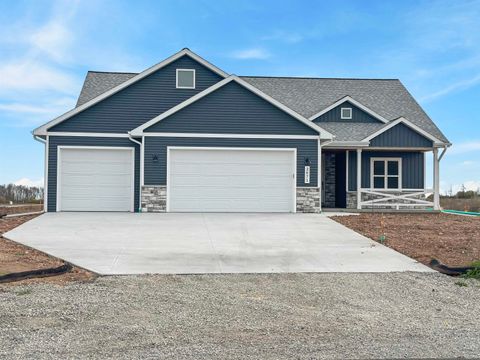Photo of 2671 LAWRENCE Lane, NEENAH, WI 54956 (MLS # 50308108)