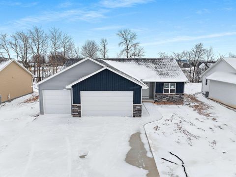 Photo of N9284 CONSTELLATION Drive, APPLETON, WI 54915 (MLS # 50320913)