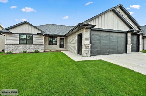 Photo of 1435 CROSSROADS Drive, DE PERE, WI 54115 (MLS # 50327335)