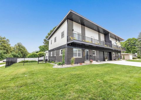 Photo of 1749 S ONEIDA Street, GREEN BAY, WI 54304 (MLS # 50311526)