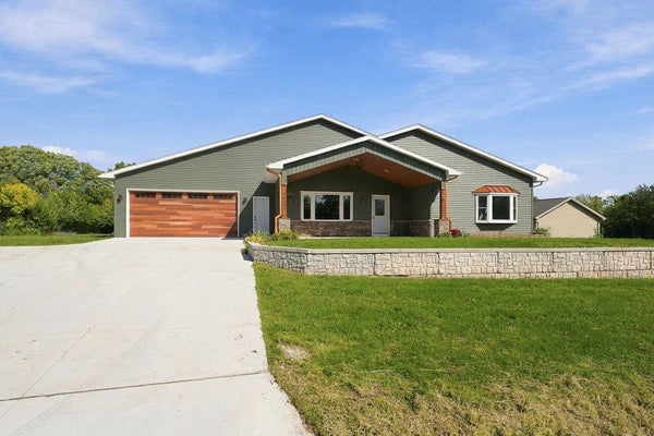 661 E RIVER DR, OMRO, WI 54963 - Image cb2811ae6aadfae3bfa60bce420905f9/3212879611