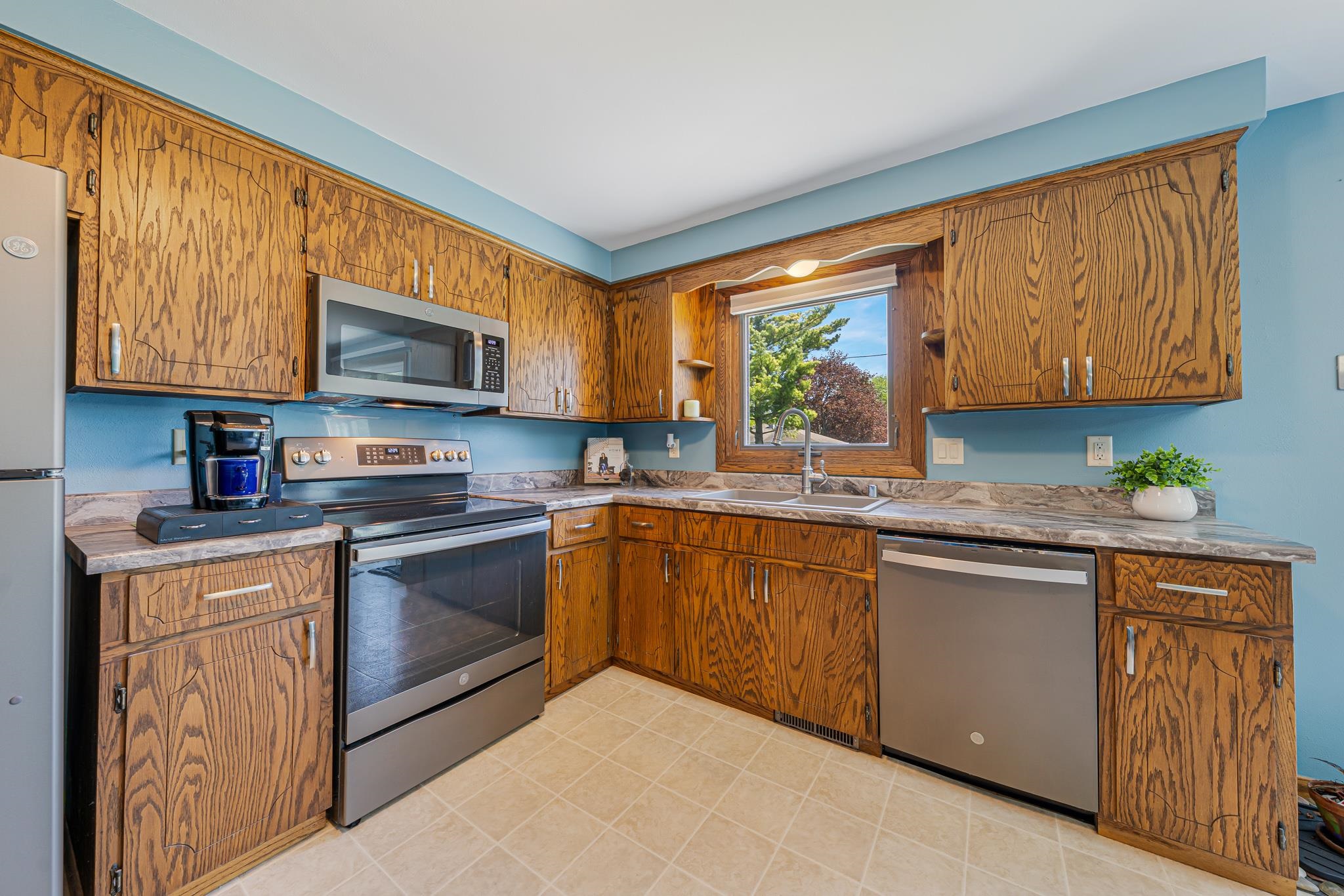 1290 WILD ROSE Lane
