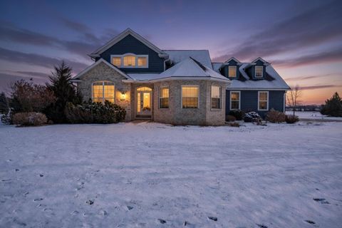 Photo of 4694 INDIAN BEND Road, OSHKOSH, WI 54904 (MLS # 50321504)