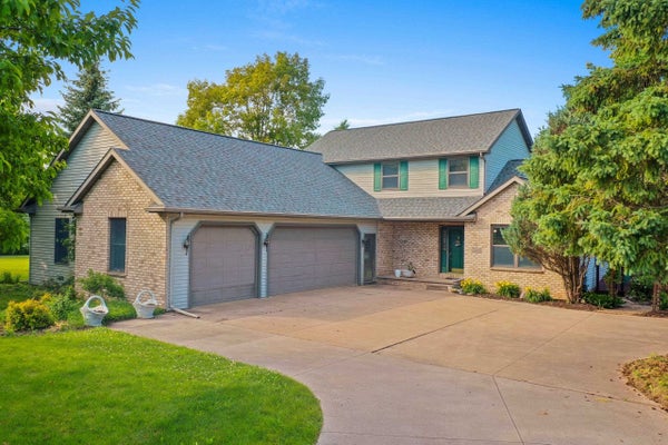 W2342 VALLEYWOOD LN, APPLETON, WI 54915 - Image cb72a06c78f06d3ed6788f0d02eefe8a/1804686811