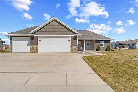 Photo of 278 BROOKVIEW Drive, LUXEMBURG, WI 54217 (MLS # 50323135)