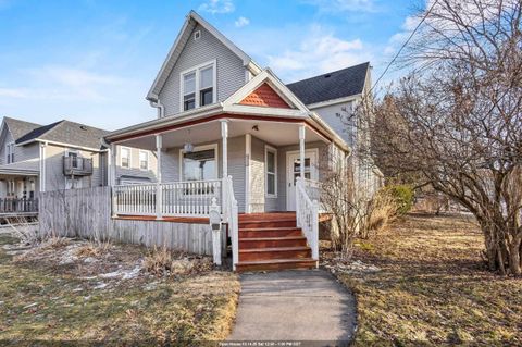 Photo of 303 E MCKINLEY Street, APPLETON, WI 54915 (MLS # 50322175)