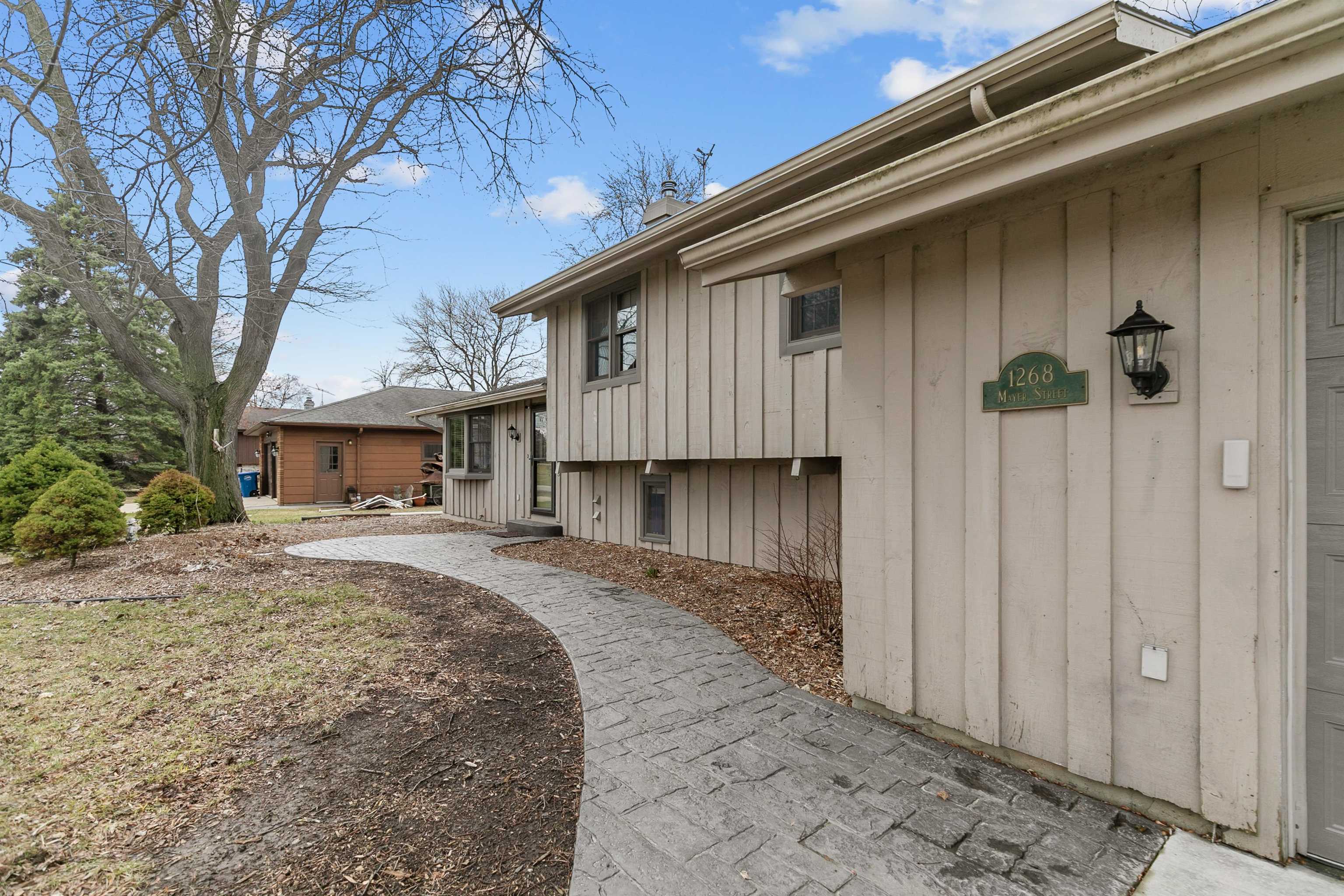 1268 MAYER Street