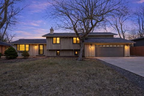 Photo of 1268 MAYER Street, MENASHA, WI 54952 (MLS # 50323184)