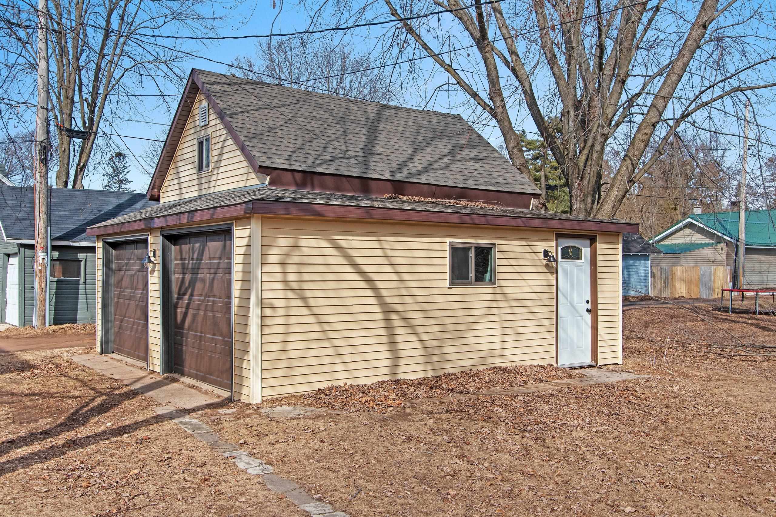 Shawano, Wisconsin 54166, United States, 3 Bedrooms Bedrooms, ,2 BathroomsBathrooms,Residential,Active,88104