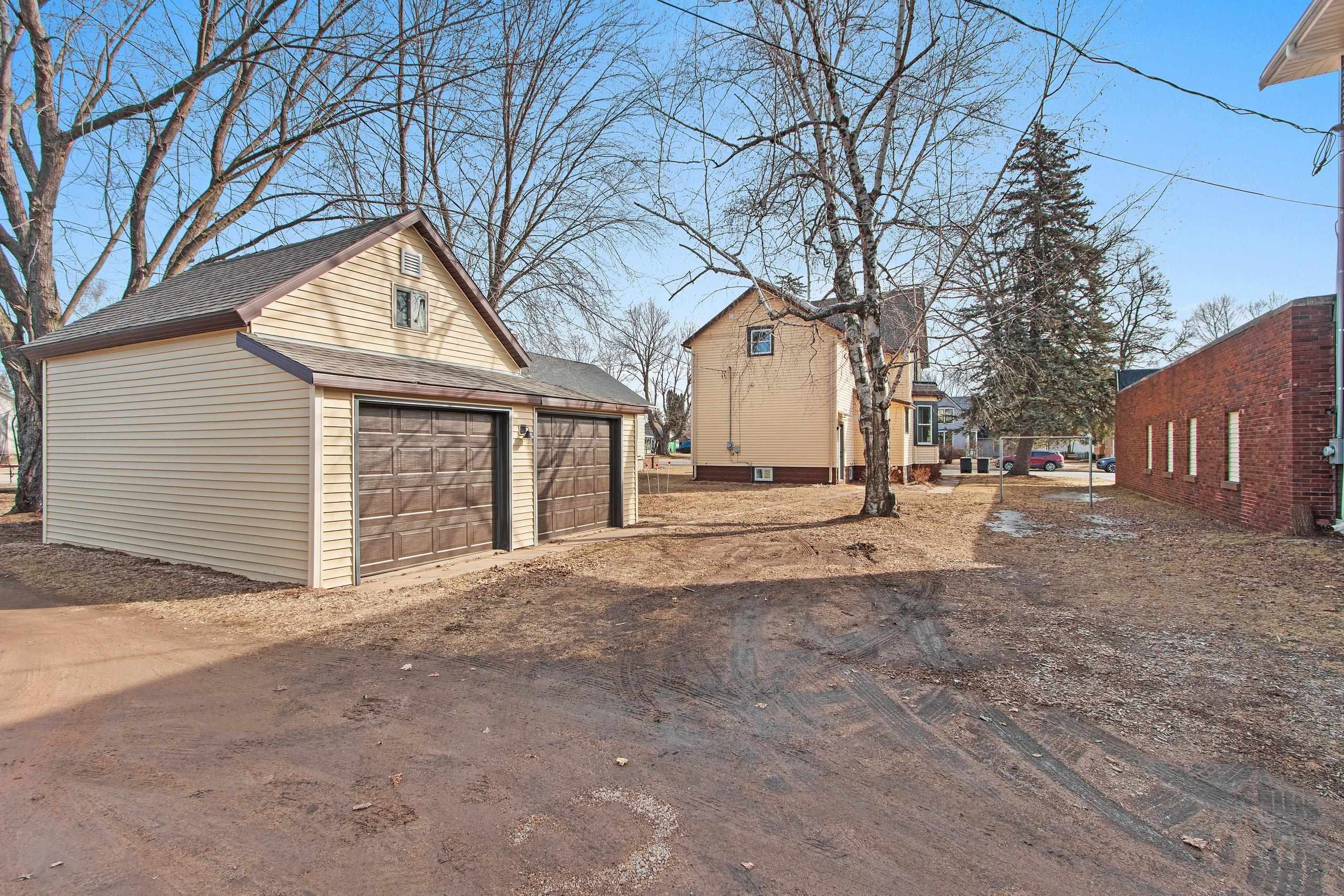 Shawano, Wisconsin 54166, United States, 3 Bedrooms Bedrooms, ,2 BathroomsBathrooms,Residential,Active,88104