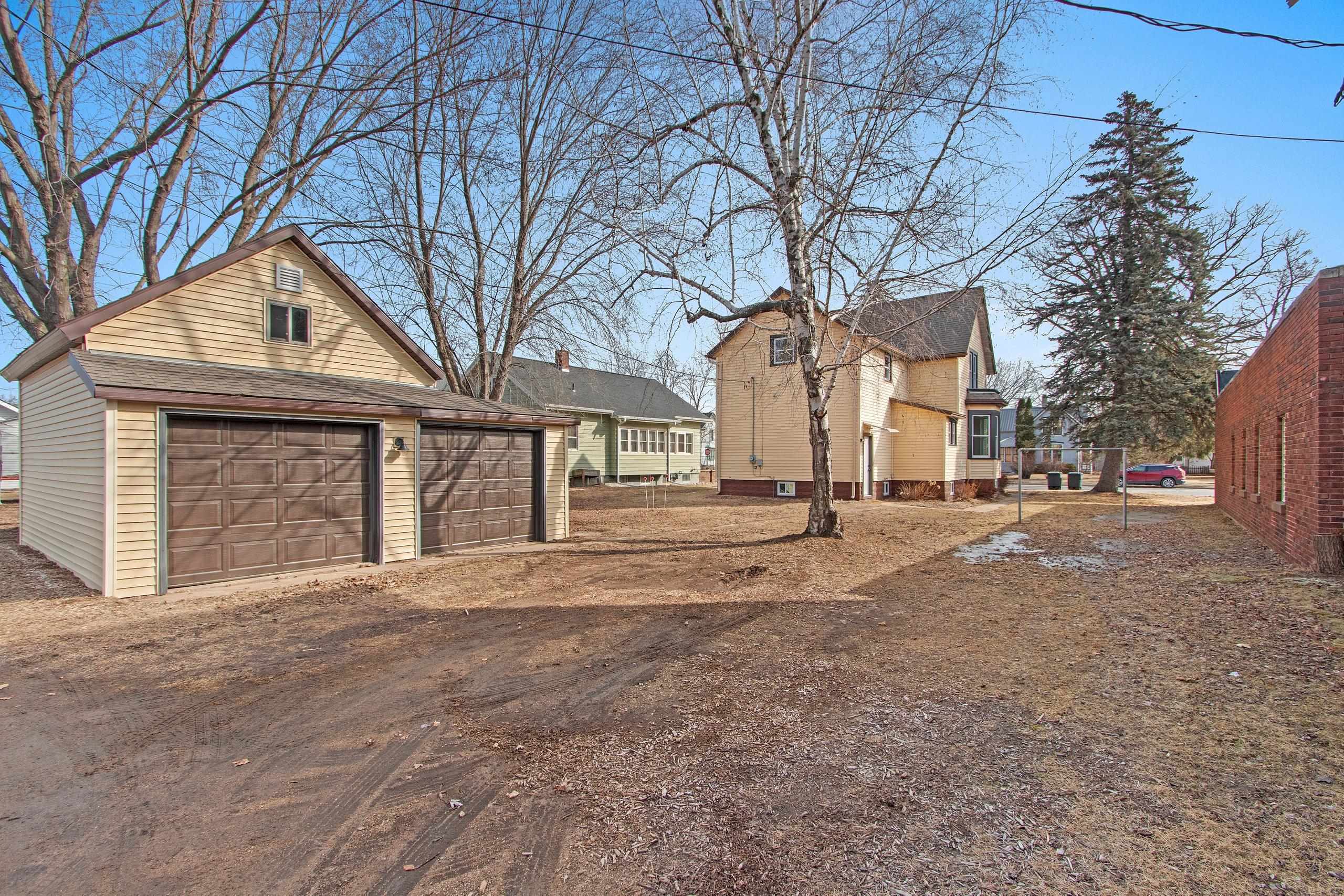 Shawano, Wisconsin 54166, United States, 3 Bedrooms Bedrooms, ,2 BathroomsBathrooms,Residential,Active,88104