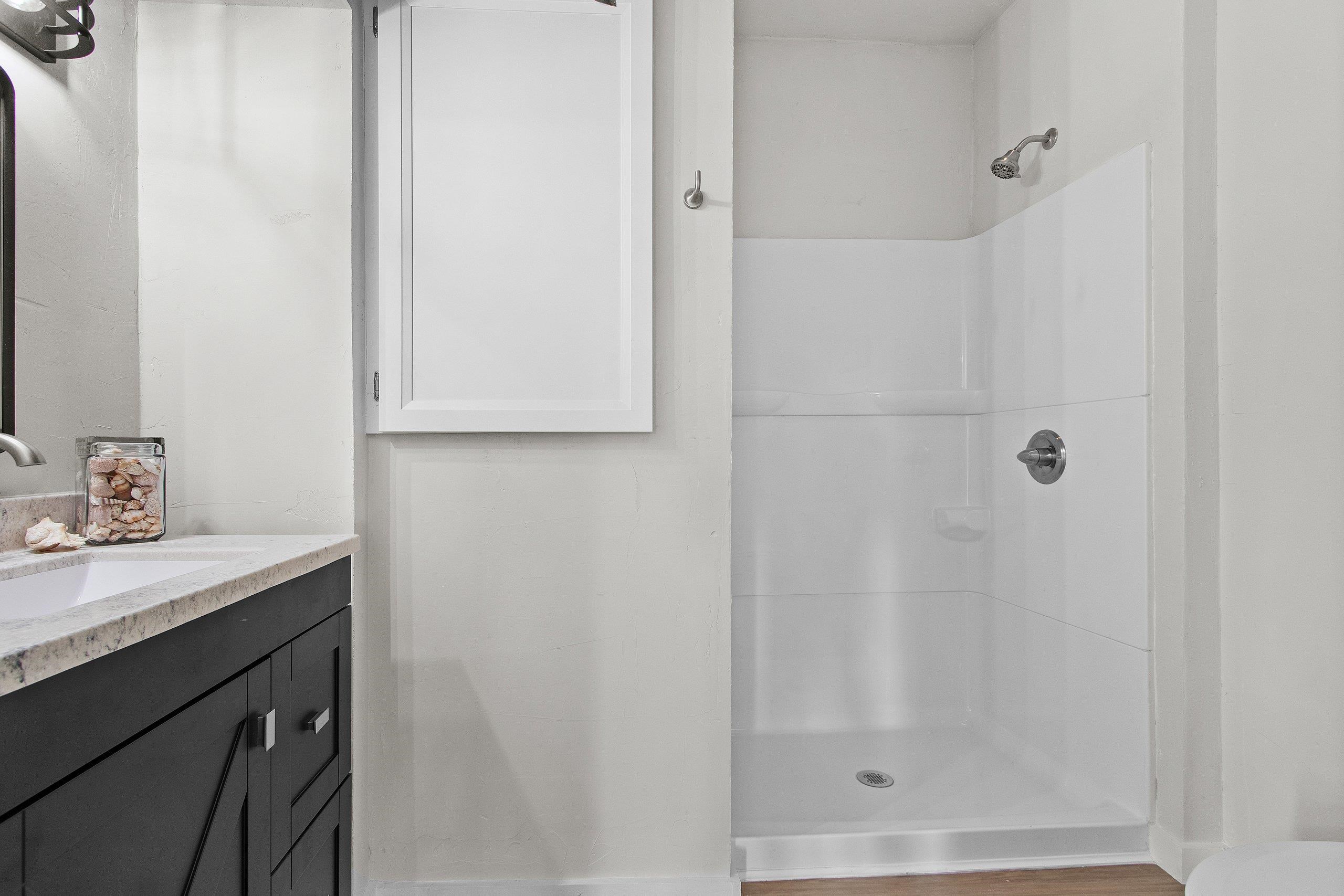 Shawano, Wisconsin 54166, United States, 3 Bedrooms Bedrooms, ,2 BathroomsBathrooms,Residential,Active,88104