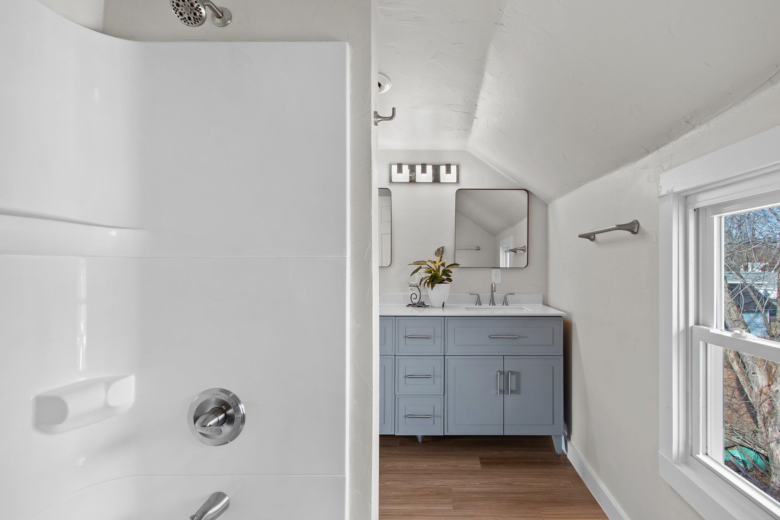 Shawano, Wisconsin 54166, United States, 3 Bedrooms Bedrooms, ,2 BathroomsBathrooms,Residential,Active,88104