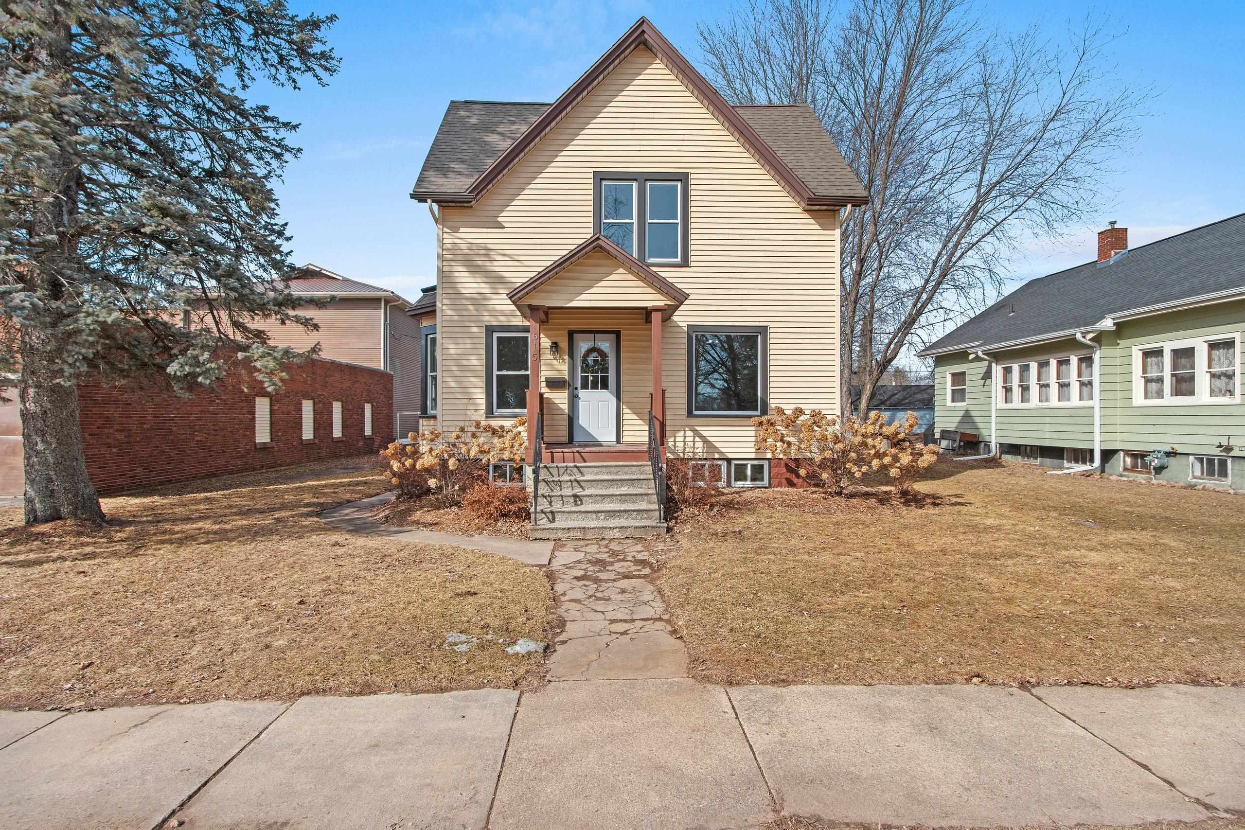 Shawano, Wisconsin 54166, United States, 3 Bedrooms Bedrooms, ,2 BathroomsBathrooms,Residential,Active,88104