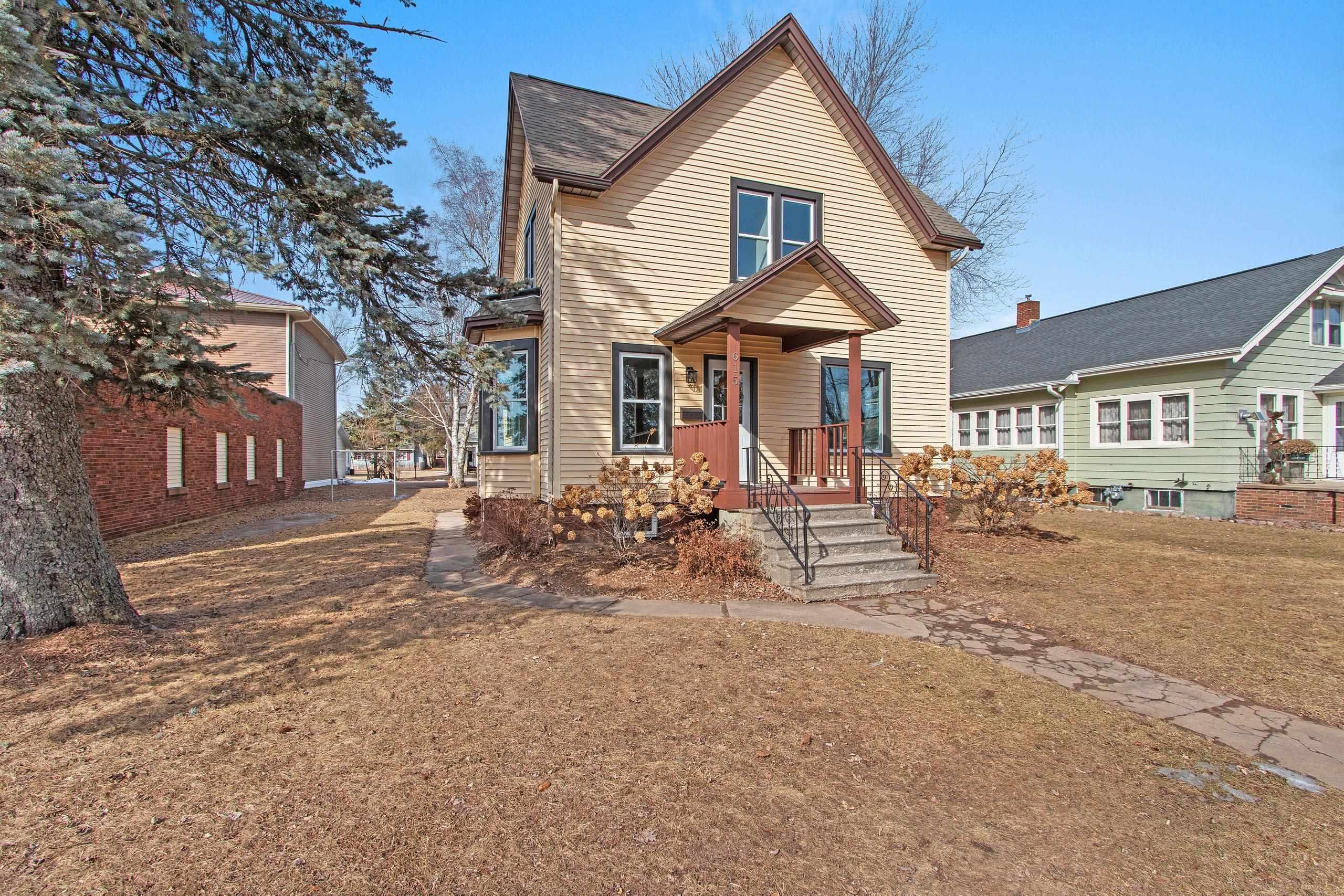 Shawano, Wisconsin 54166, United States, 3 Bedrooms Bedrooms, ,2 BathroomsBathrooms,Residential,Active,88104