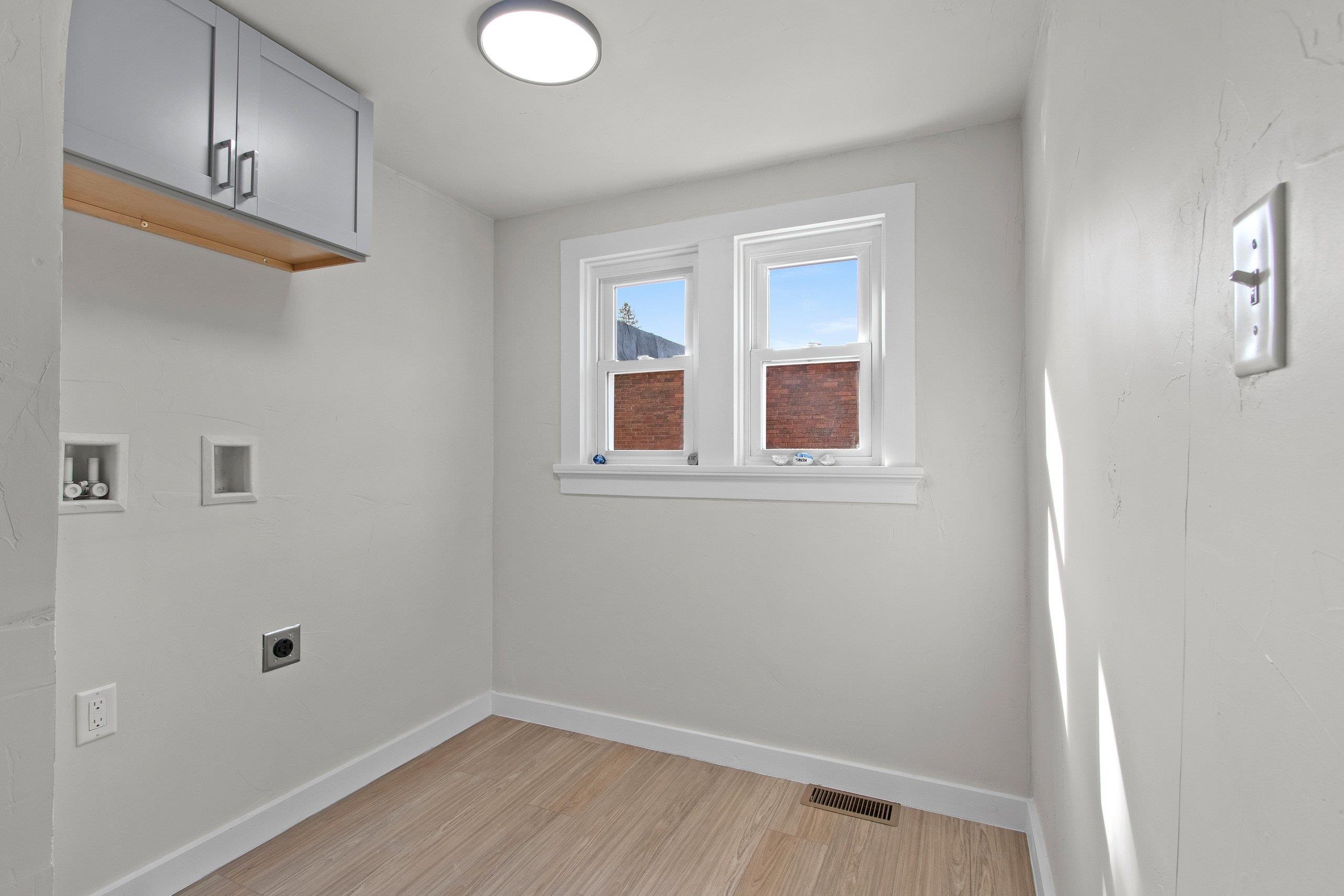 Shawano, Wisconsin 54166, United States, 3 Bedrooms Bedrooms, ,2 BathroomsBathrooms,Residential,Active,88104