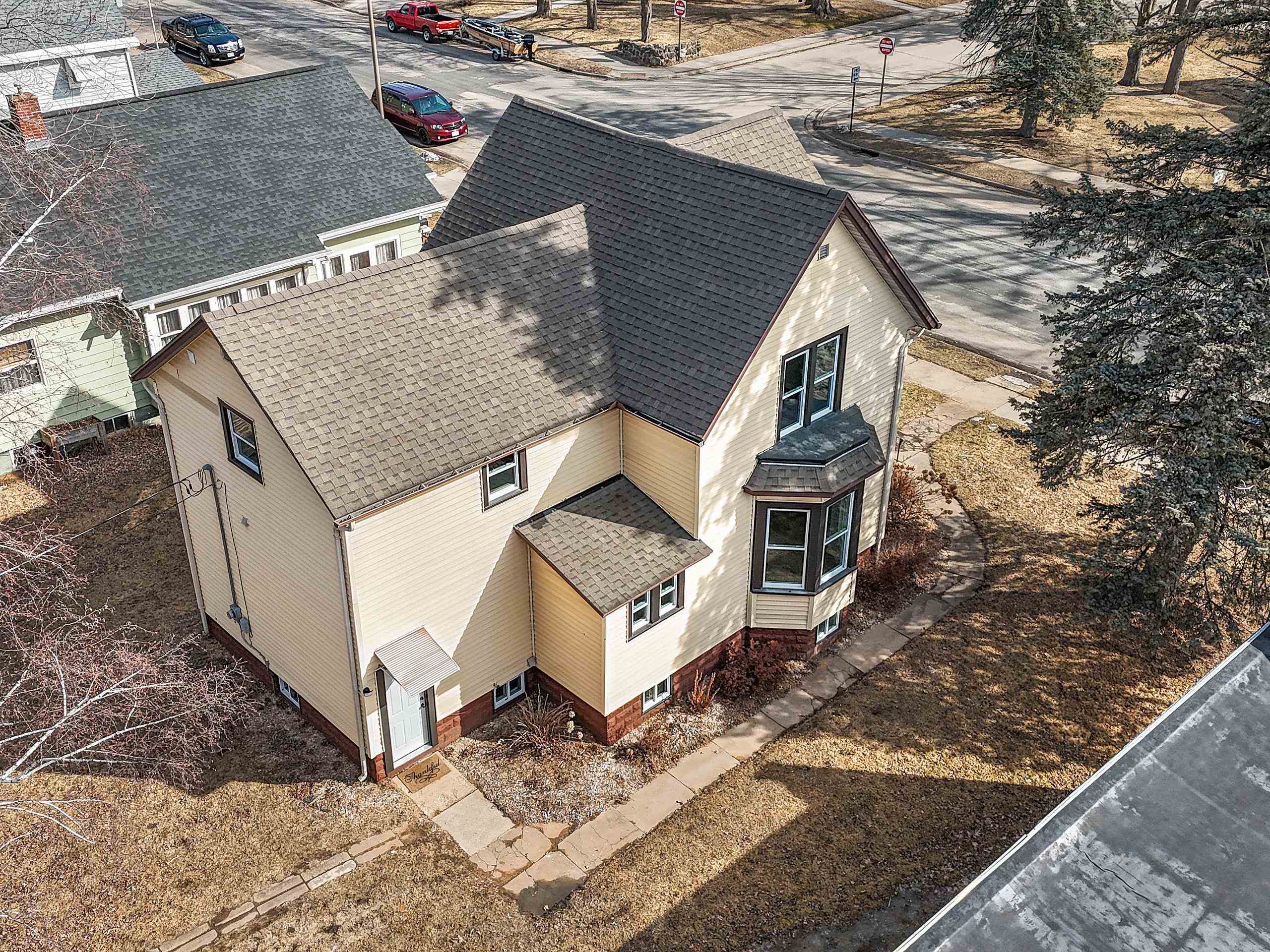 Shawano, Wisconsin 54166, United States, 3 Bedrooms Bedrooms, ,2 BathroomsBathrooms,Residential,Active,88104