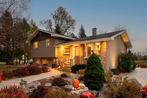 Photo of N700 S P-3 Lane, MENOMINEE, MI 49858 (MLS # 50318136)