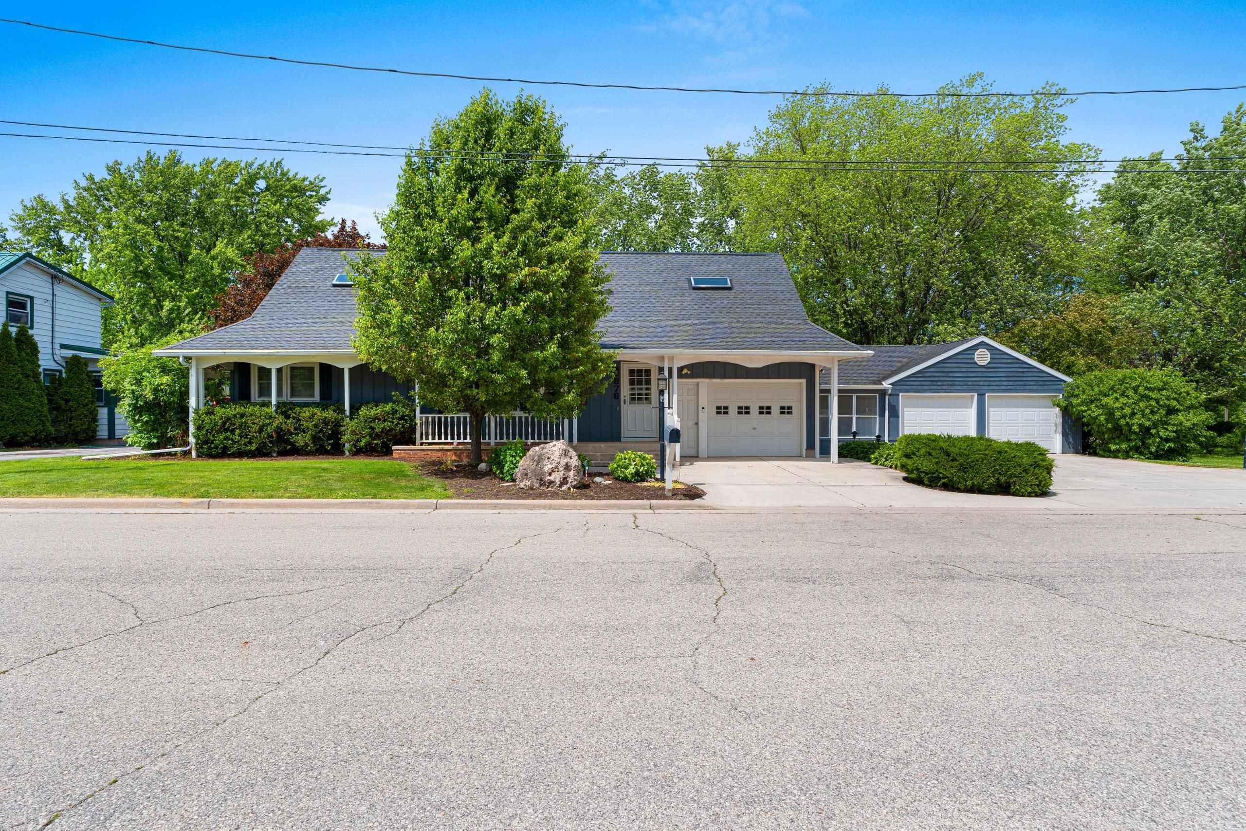 Chilton, Wisconsin 53014, United States, 4 Bedrooms Bedrooms, ,3 BathroomsBathrooms,Residential,Active,157665