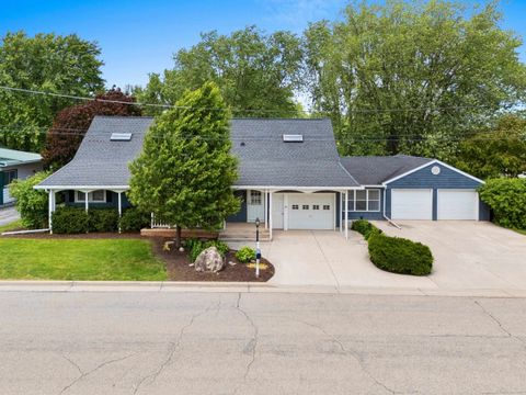 Photo of 878 UTICA Street, CHILTON, WI 53014 (MLS # 50310497)