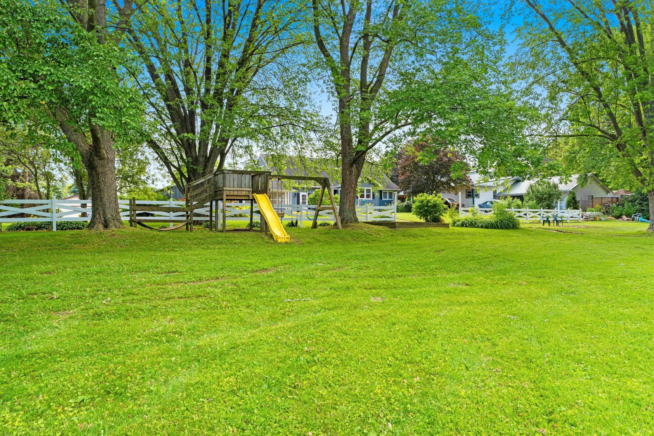 Chilton, Wisconsin 53014, United States, 4 Bedrooms Bedrooms, ,3 BathroomsBathrooms,Residential,Active,157665