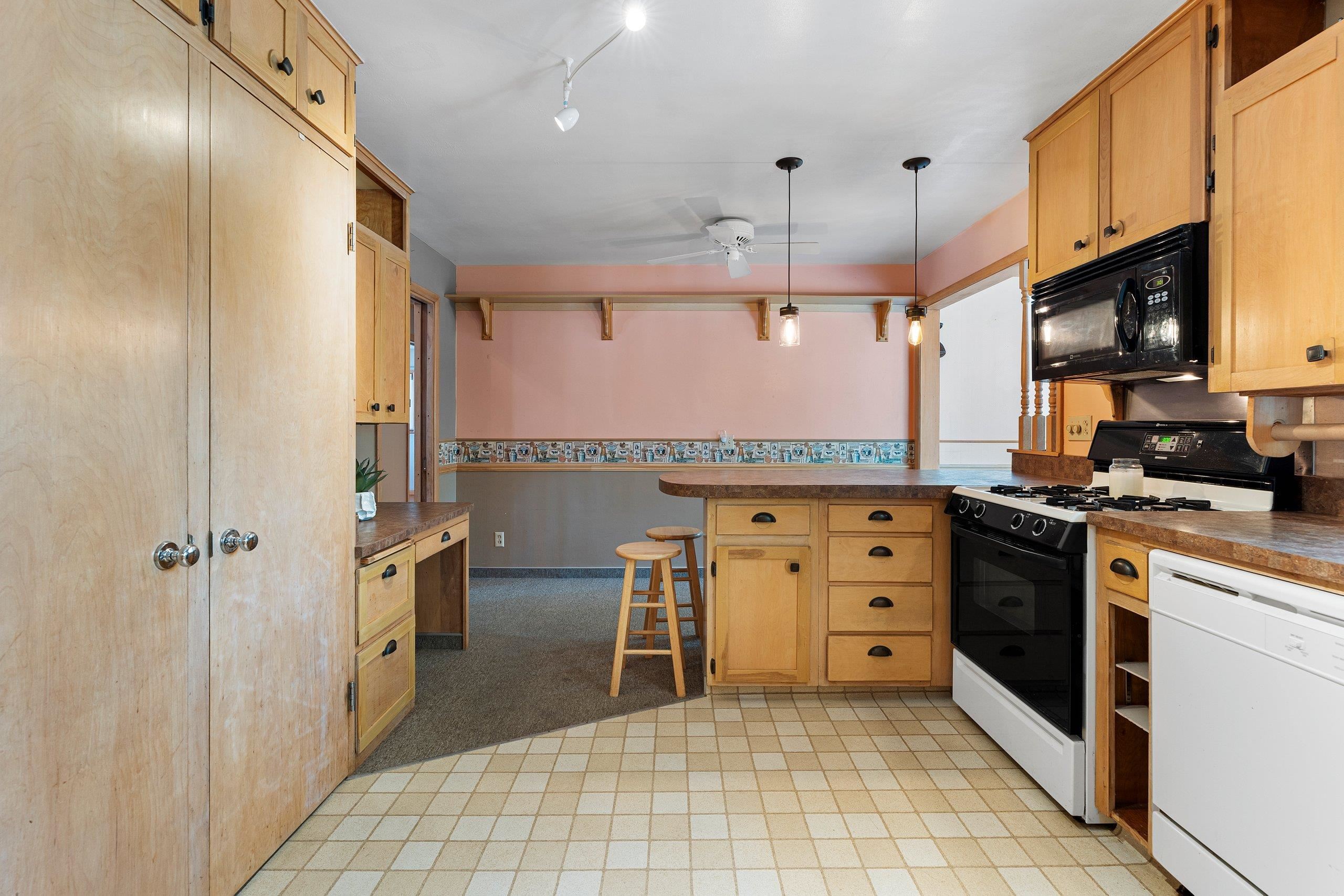 Chilton, Wisconsin 53014, United States, 4 Bedrooms Bedrooms, ,3 BathroomsBathrooms,Residential,Active,157665