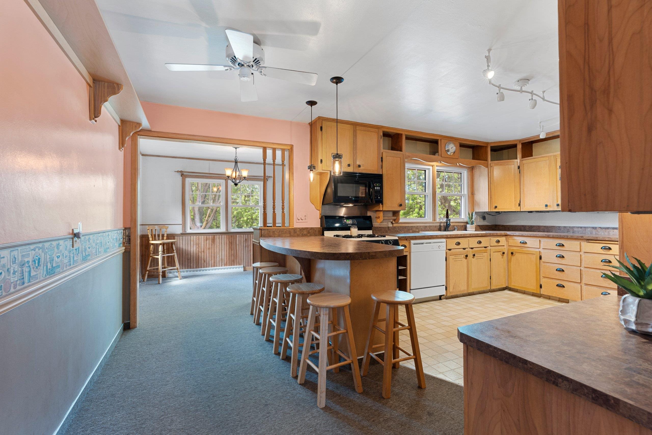 Chilton, Wisconsin 53014, United States, 4 Bedrooms Bedrooms, ,3 BathroomsBathrooms,Residential,Active,157665