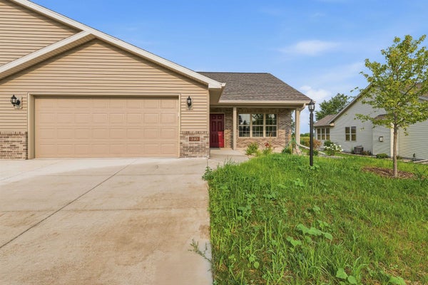 340 TWILIGHT TRL, FOND DU LAC, WI 54937 - Image cda68aa8d17ff8b50a7fb46cb019fdde/2640323314