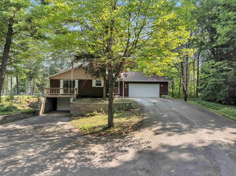 Photo of N6568 STATE HIGHWAY 180, MARINETTE, WI 54143 (MLS # 50313095)
