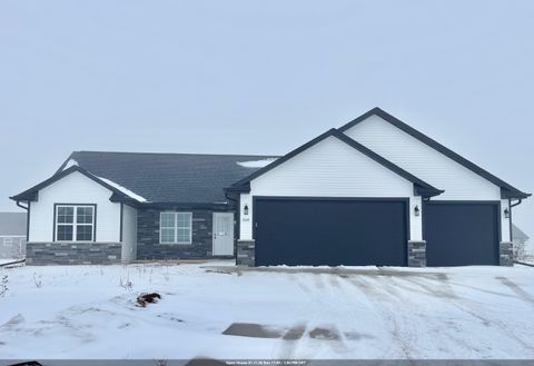 Photo of 3124 TOAD ISLAND Trail, DE PERE, WI 54115 (MLS # 50319530)