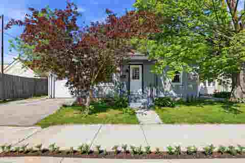 Photo of 1831 S ONEIDA Street, APPLETON, WI 54915 (MLS # 50326975)