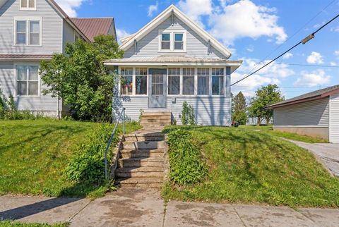 Photo of 313 CENTER Street, KEWAUNEE, WI 54216 (MLS # 50320417)