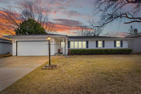 Photo of 219 CENTER Street, NORTH FOND DU LAC, WI 54937 (MLS # 50321686)