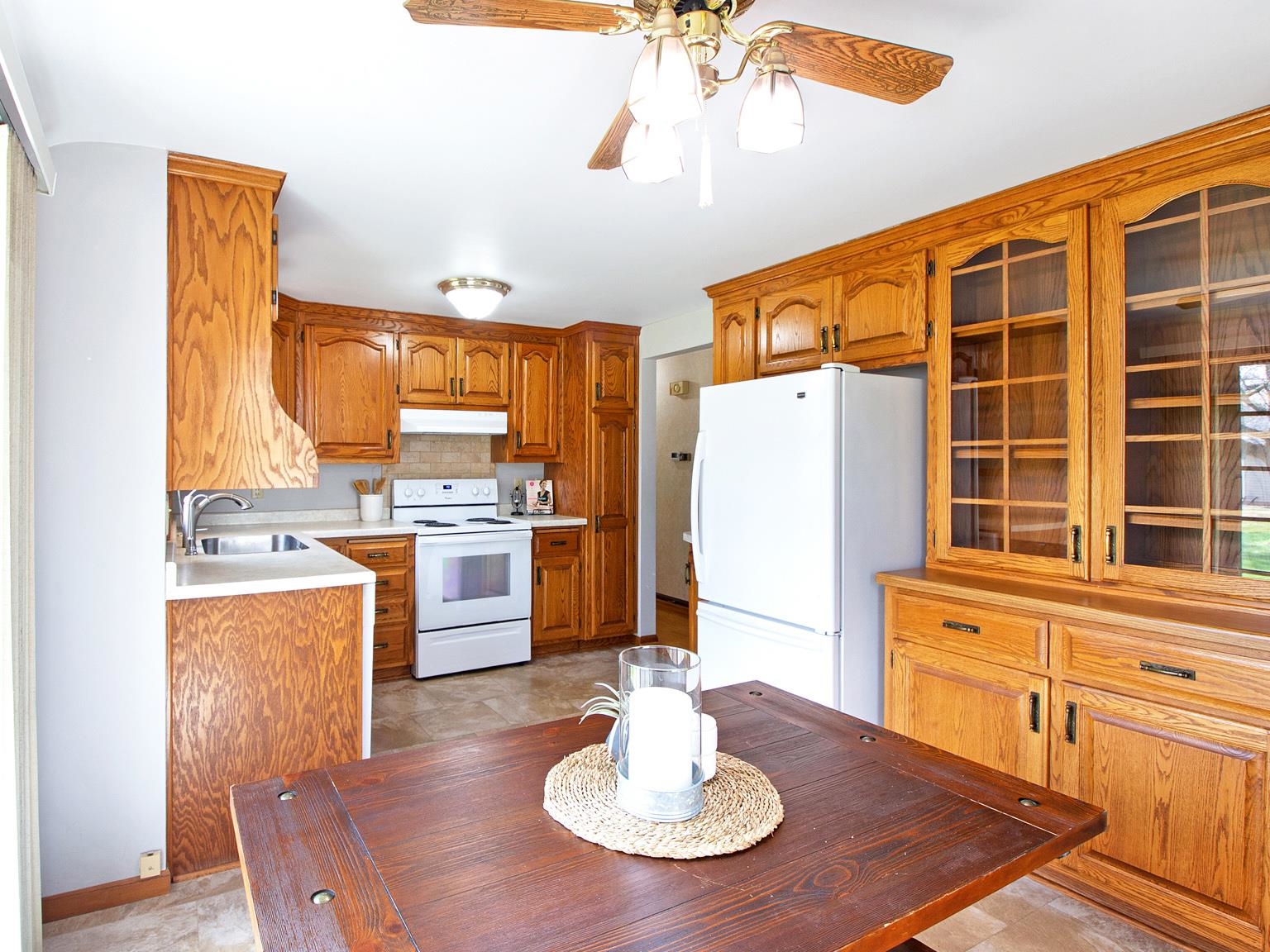 Green Bay, Wisconsin 54311, United States, 4 Bedrooms Bedrooms, ,2 BathroomsBathrooms,Residential,Pending,122064