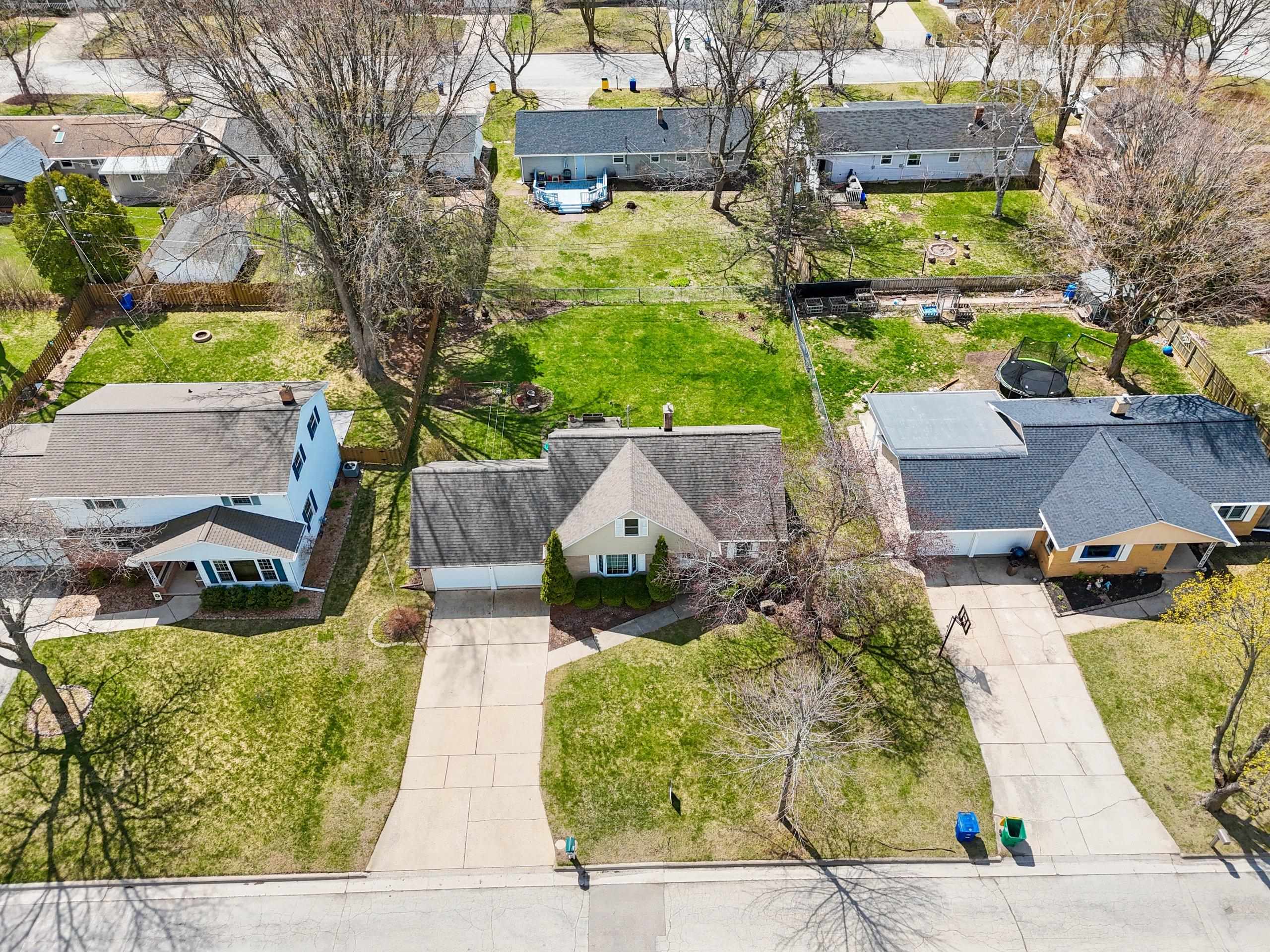 Green Bay, Wisconsin 54311, United States, 4 Bedrooms Bedrooms, ,2 BathroomsBathrooms,Residential,Pending,122064