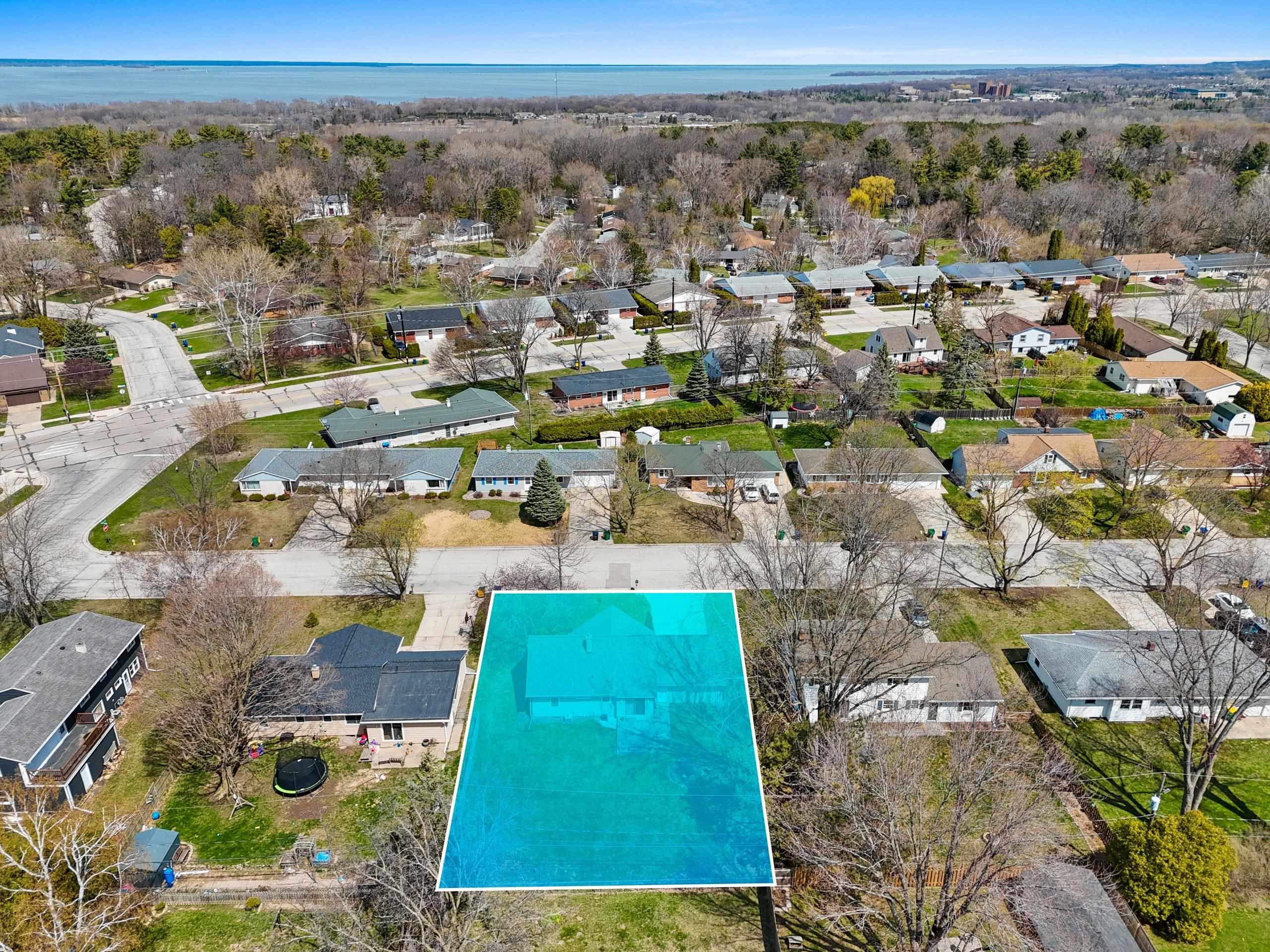 Green Bay, Wisconsin 54311, United States, 4 Bedrooms Bedrooms, ,2 BathroomsBathrooms,Residential,Pending,122064