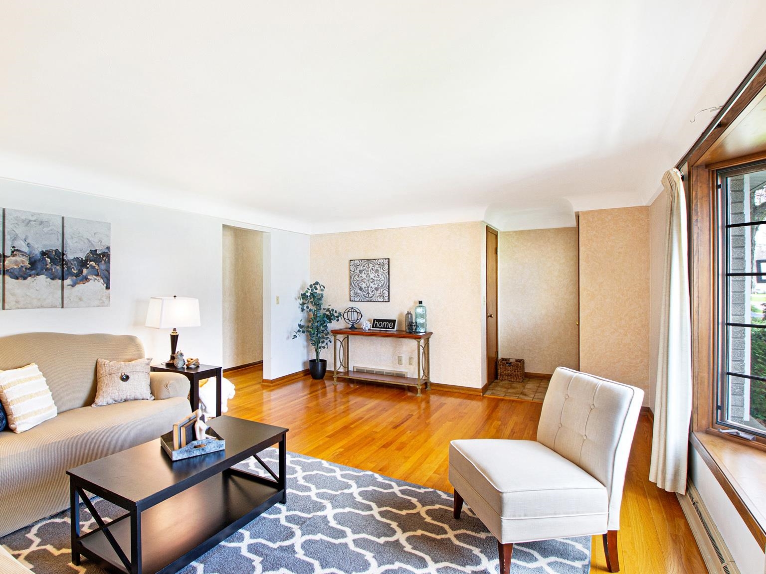 Green Bay, Wisconsin 54311, United States, 4 Bedrooms Bedrooms, ,2 BathroomsBathrooms,Residential,Pending,122064